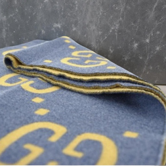 Authentic Gucci jacquard GG Logo Wool Silk Scarf Blue & Yellow - Picture 3 of 13